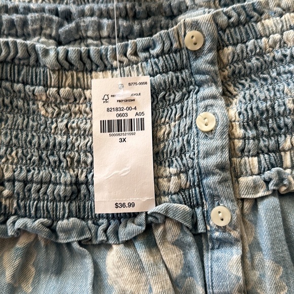 Floral Chambray Blouse - Picture 3 of 5